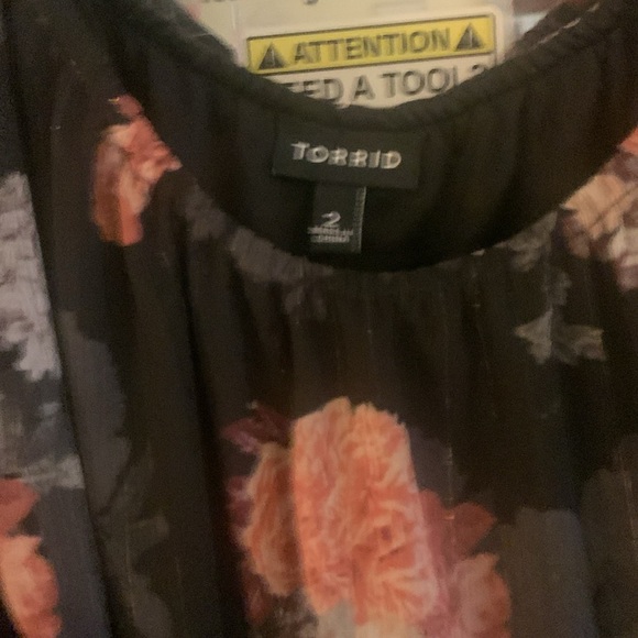 Torrid size 2 floral print shirt - Picture 2 of 3